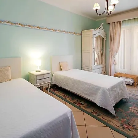 Villa Alvor Sleeps 12 Pool Air Con Wifi Portimao